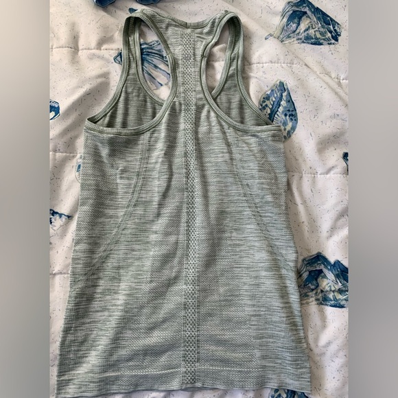 Lululemon Athletica Swiftly Tank Top size 6 EUC - Picture 4 of 8